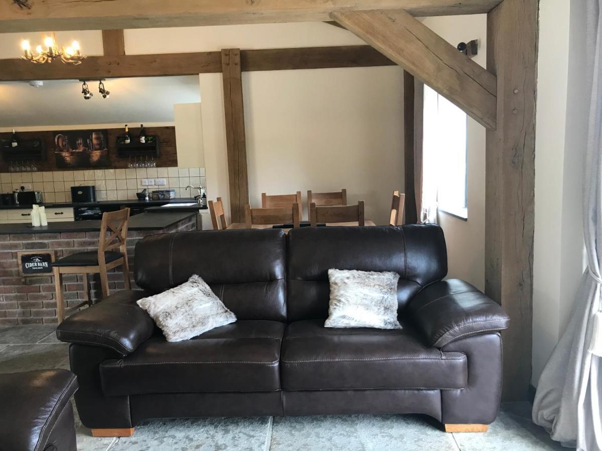 Trelaske Mill Cider Barn-With Hot Tub, Fire Pit Bbq Lewannick Eksteriør bilde
